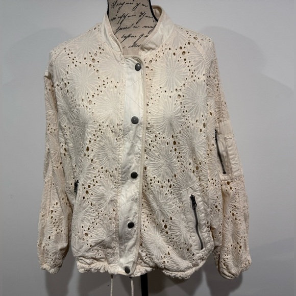 Free People Jacket Women’s Small Daisy Jane Eyelet Bomber Zip Up Ivory Boho - Picture 11 of 11